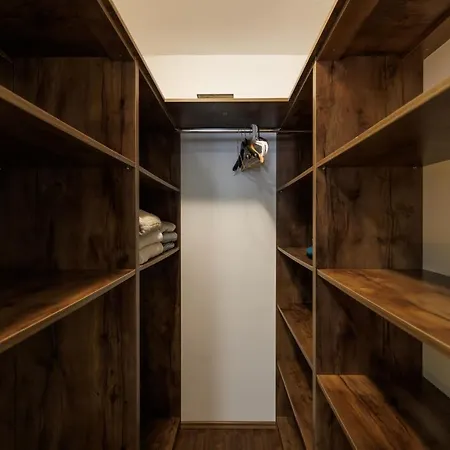 Oto By El-pi Tours Apartman *